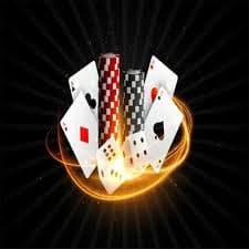 slotgams APP ဖြင့် မြန်မာ ကစားသမား ဂိမ်းကစားနေသောမြင်ကွင်း